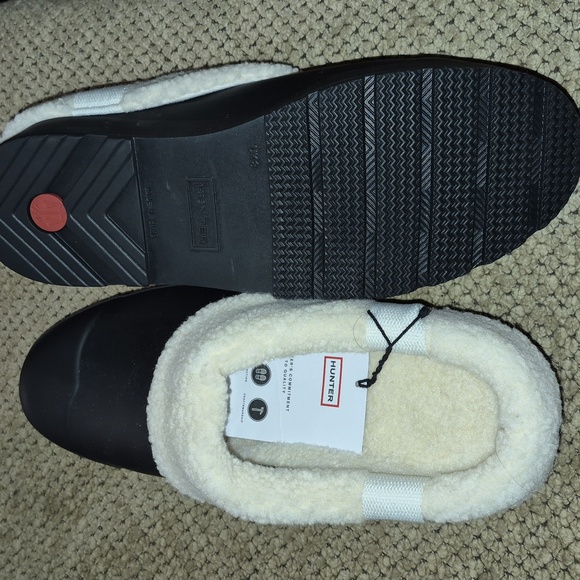 Hunter Black and Cream Cozy Clogs - Picture 3 of 7